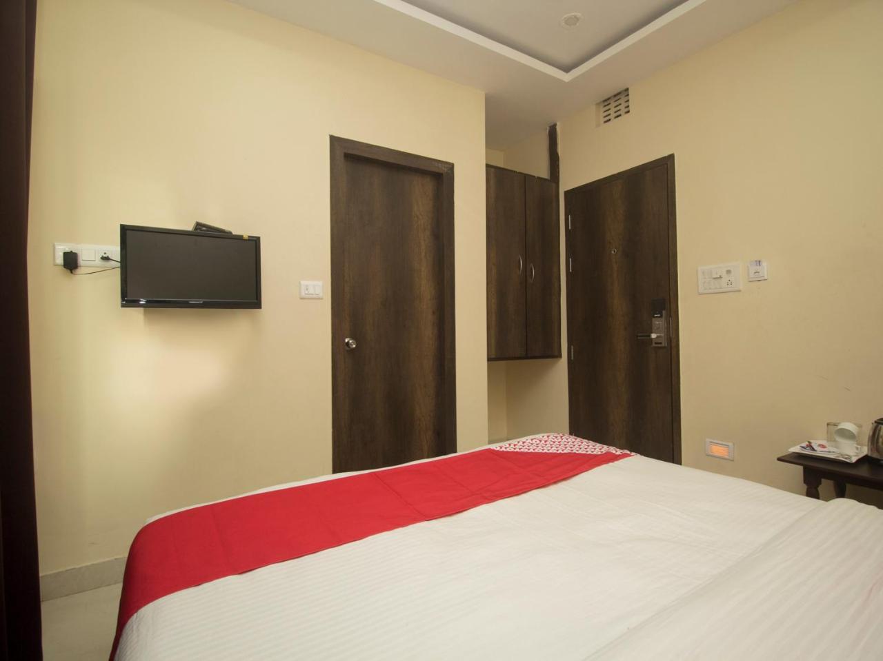 Hotel Mount View, Силигури Екстериор снимка